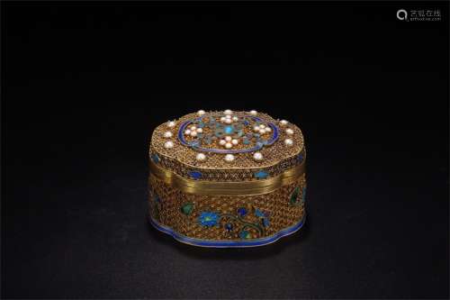 A Chinese Gilt Silver Box with Cover