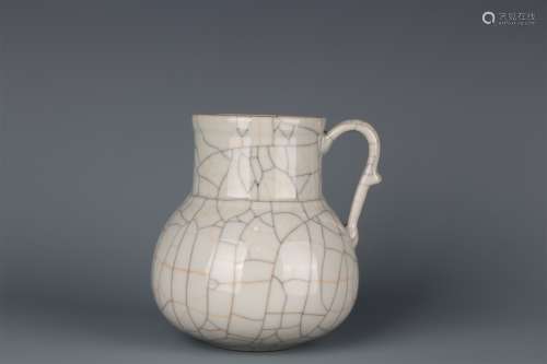 A Chinese Ge-Type Glazed Porcelain Water Pot