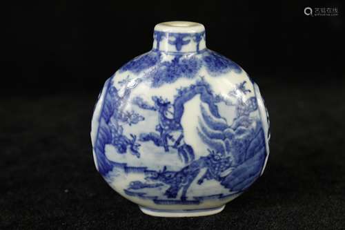 A Chinese Blue and White Porcelain Snuff Bottle