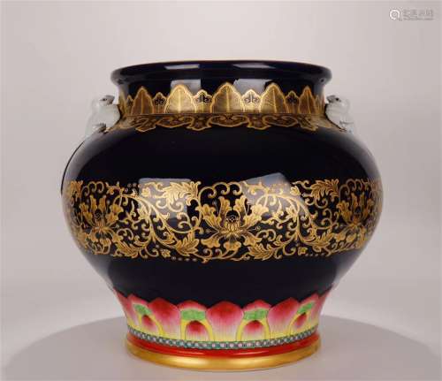 A Chinese Black Ground Famille-Rose Porcelain Jar