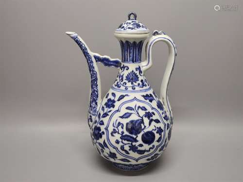 A Chinese Blue and White Porcelain Wine Pot