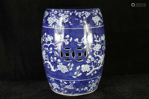 A Chinese Blue and White Porcelain Stool