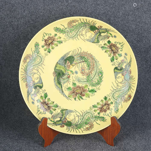 A Chinese Wu-Cai Glazed Porcelain Plate