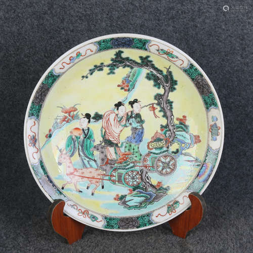 A Chinese Wu-Cai Glazed Porcelain Plate