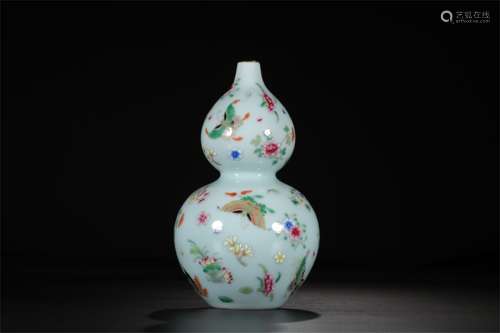 A Chinese Famille-Rose Porcelain Double Gourd Vase