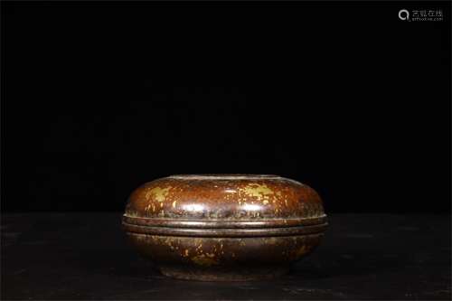 A Chinese Gilt Bronze Box with Cover