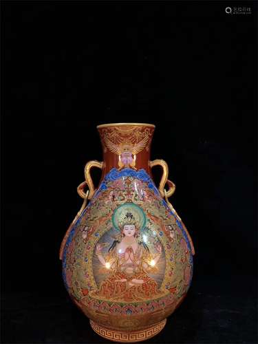 A Chinese Enamel Glazed Porcelain Vase