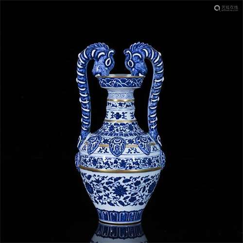 A Chinese Blue and White Porcelain Vase