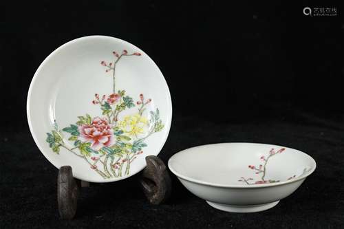 A Pair of Chinese Famille-Rose Porcelain Plates