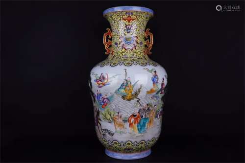 A Pair of Chinese Famille-Rose Porcelain Vases