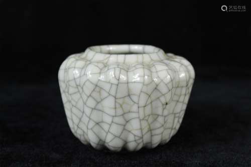 A Chinese Ge-Type Glazed Porcelain Water Pot