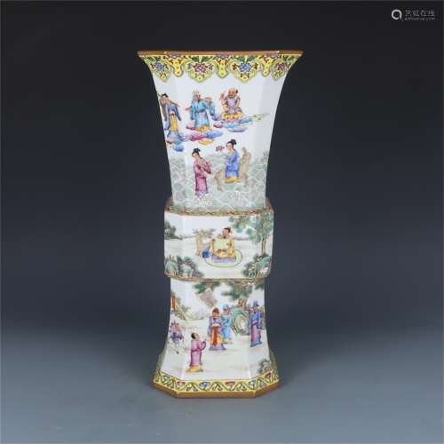 A Chinese Enamel Glazed Porcelain Vase