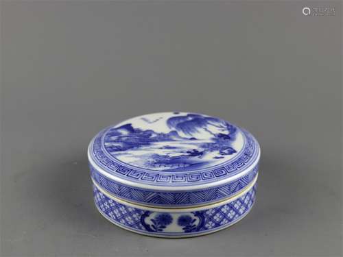 A Chinese Blue and White Porcelain Round Box with Cover