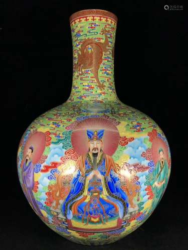 A Chinese Famille-Rose Porcelain Vase