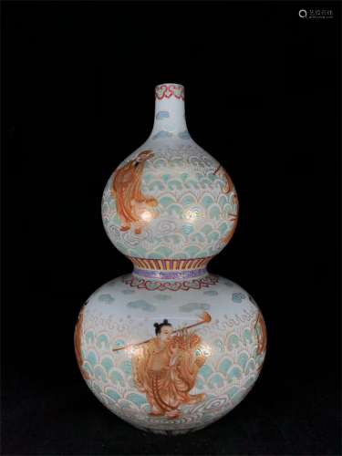 A Chinese Famille-Rose Porcelain Double Gourd Vase