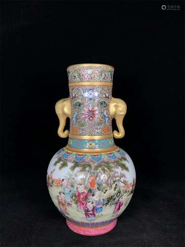 A Chinese Famille-Rose Porcelain Vase