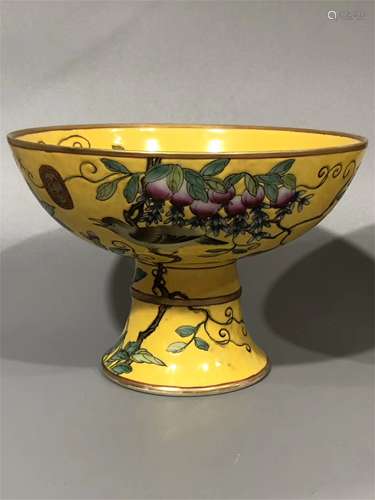 A Chinese Famille-Rose Porcelain Bowl