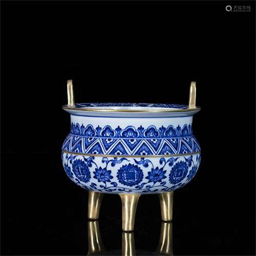 A Chinese Blue and White Porcelain Incense Burner