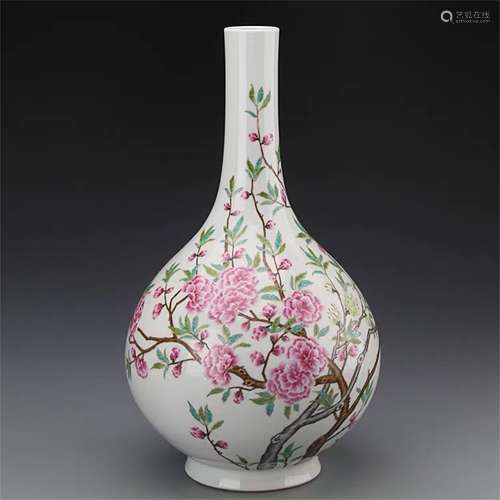 A Chinese Famille-Rose Porcelain Vase