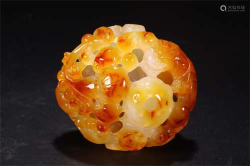 A Chinese Carved Agate Decoration