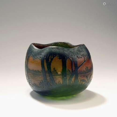 Daum Freres, Nancy, 'Paysage lacustre' vase, 1905 …