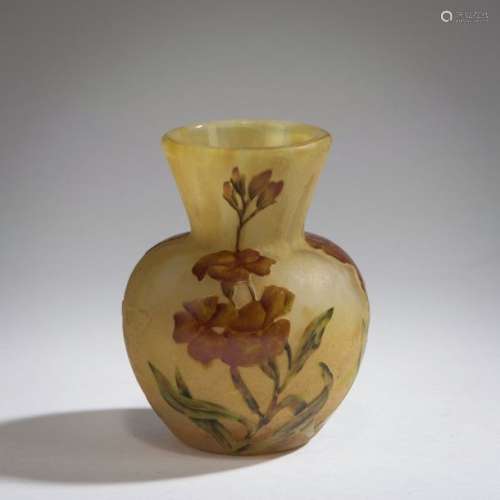 Daum Freres, Nancy, 'Laurier rose' vase, 1910 15