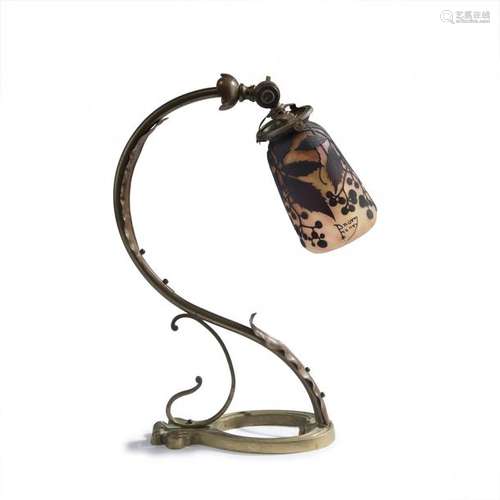 Daum Freres, Nancy, Table lamp 'Vigne vierge', c. …