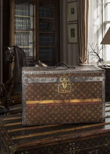 Louis Vuitton, Asnières sur Seine, Small travel tr…