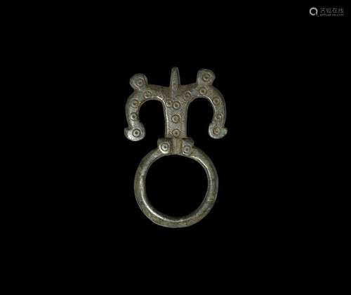 Late Roman Ring with Stylised Horse-Heads