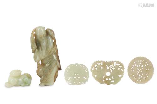 FIVE CHINESE PALE CELADON JADE CARVINGS.