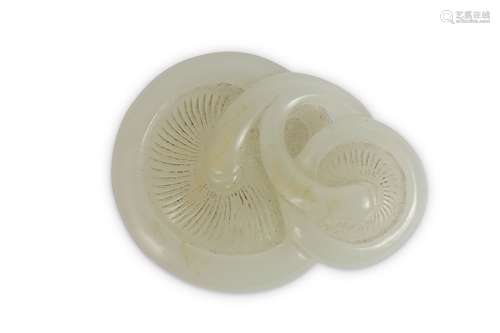 A CHINESE WHITE JADE ‘MUSHROOM’ CARVING.