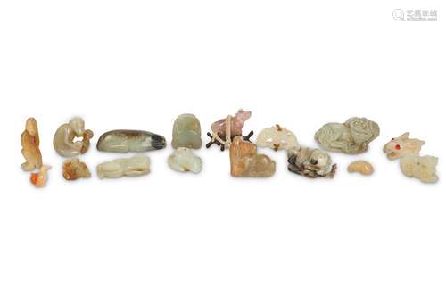 A COLLECTION OF CHINESE JADE AND HARDSTONE ANIMALS.