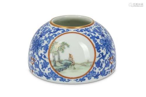 A CHINESE BLUE ENAMELLED FAMILLE ROSE WATER POT.