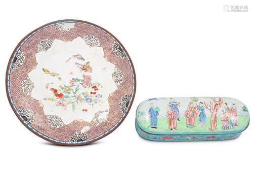 A CHINESE CANTON ENAMEL DISH AND AN OVAL BOX AND COVER.