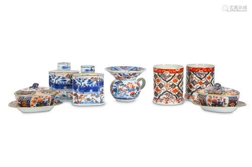 A SMALL COLLECTION OF CHINESE IMARI PORCELAIN.