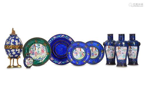 A SMALL COLLECTION OF CHINESE CANTON ENAMEL WARE.