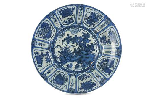 A CHINESE BLUE AND WHITE KRAAK PORCELAIN 'PHEASANTS' DISH.