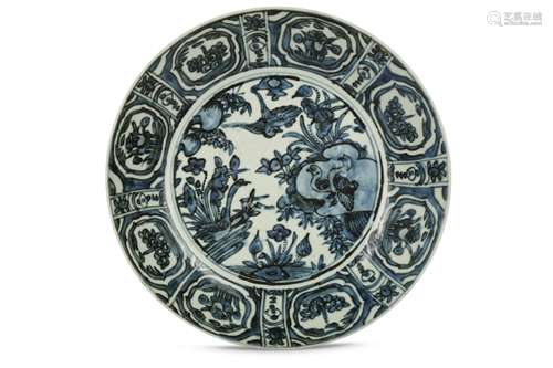 A CHINESE BLUE AND WHITE SWATOW DISH.