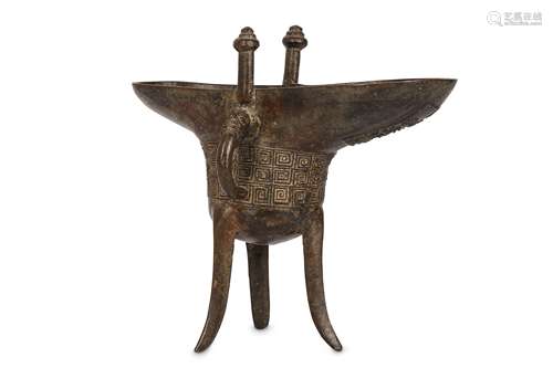 A CHINESE BRONZE RITUAL VESSEL, JUE.