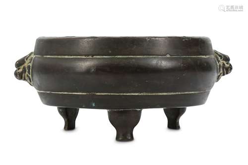 A CHINESE BRONZE INCENSE BURNER.