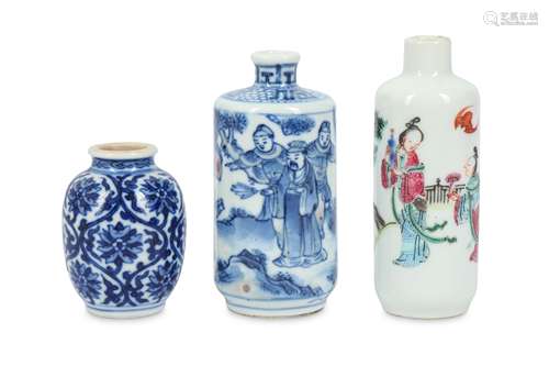 TWO CHINESE PORCELAIN SNUFF BOTTLES AND A MINIATURE VASE.