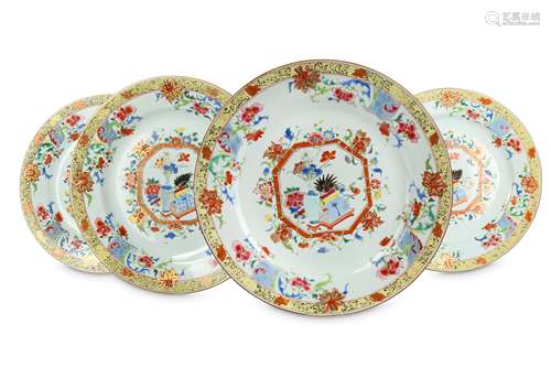 FOUR CHINESE FAMILLE ROSE ‘PRECIOUS OBJECTS’ DISHES.