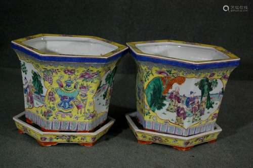 Pair of Republic Period Yellow Fencai Flower Pot*