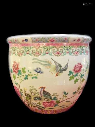 Chinese Fencai Porcelain Pot