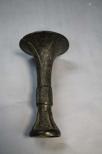 Warrior Period Bronze Flower Gu