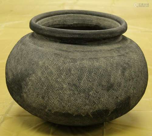 Large Han Dynasty Pottery Urn