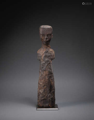 Chu Kingdom/Warring States Period A very rare carved wood figure of a court lady