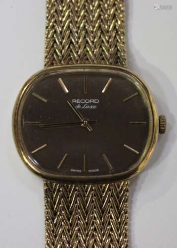 A Record de Luxe 9ct gold gentleman's bracelet wristwatch, the signed jewelled movement numbered '