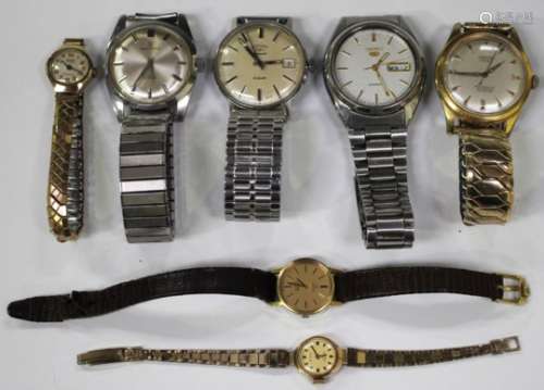 Four gentlemen's bracelet wristwatches, comprising Rotary Automatic, Seiko 5 Automatic, Venus and