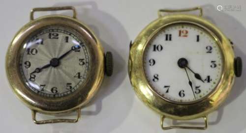 A 15ct gold circular cased lady's wristwatch with unsigned jewelled movement, the enamelled dial